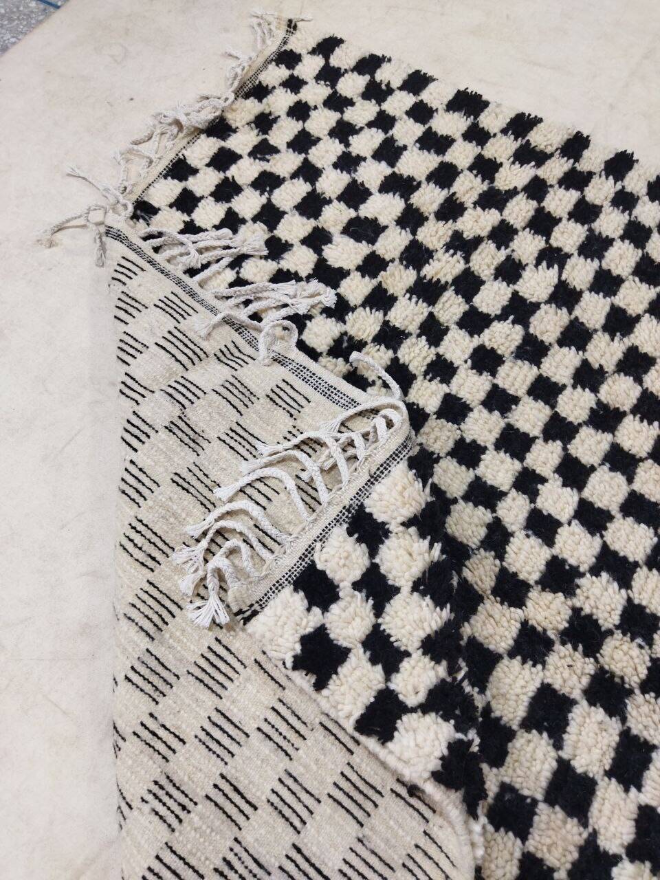 Handmade Moroccan Berber rug 156 X 100 CM