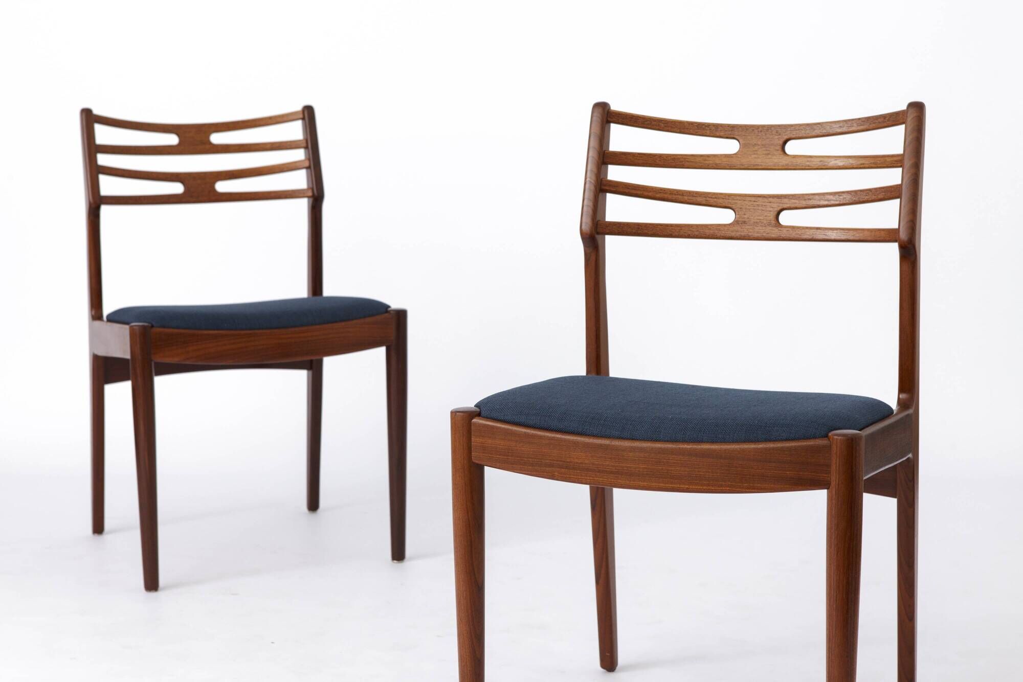 Pair of Vintage Teak Chairs by Johannes Andersen for Vamo (1960s) – Model 1
