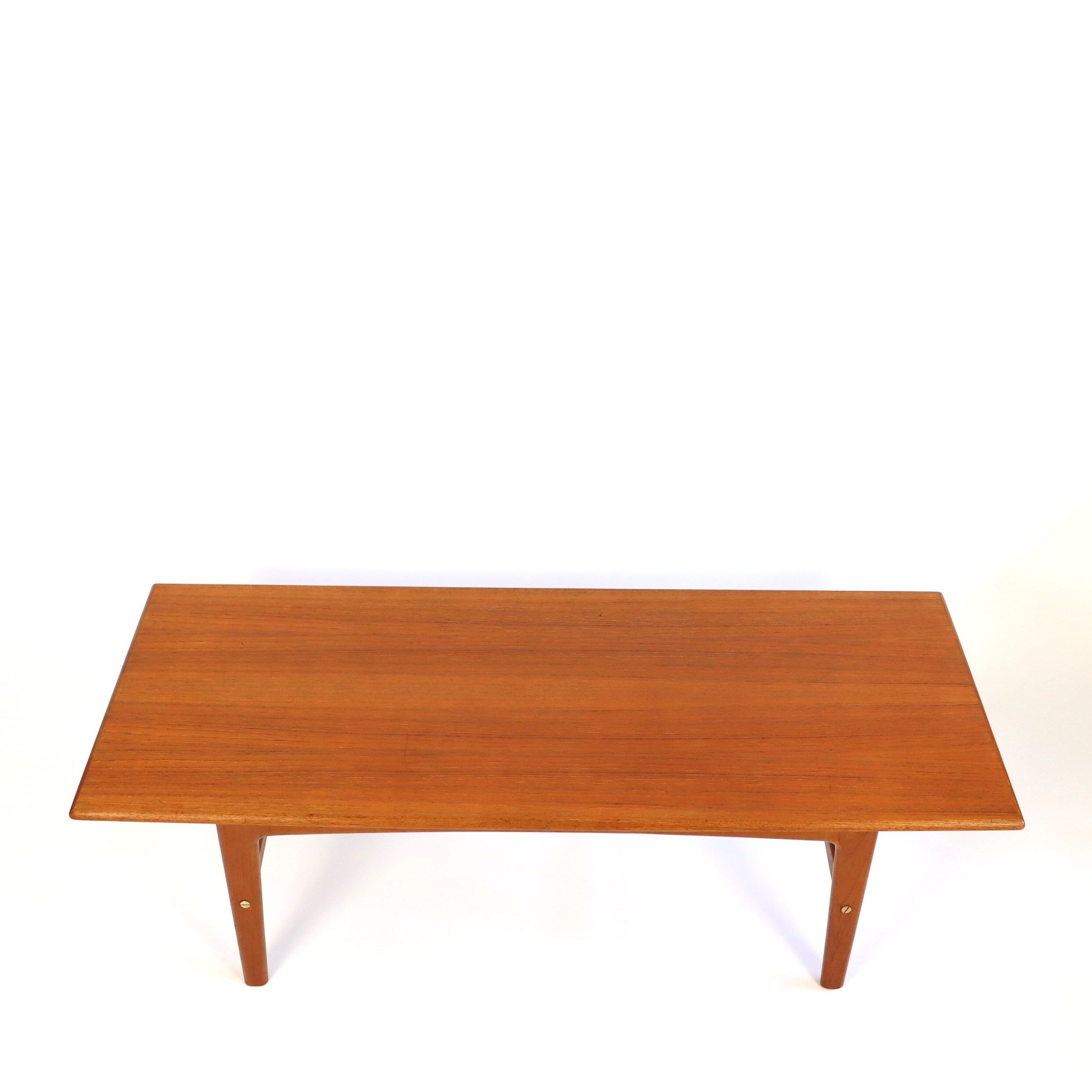 Table basse en teck scandinave