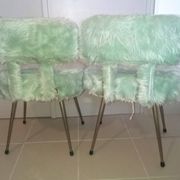 Paire de fauteuils moumoute type