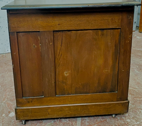 Bureau plat a caisson en acajou en bois d'acajou XX siècle