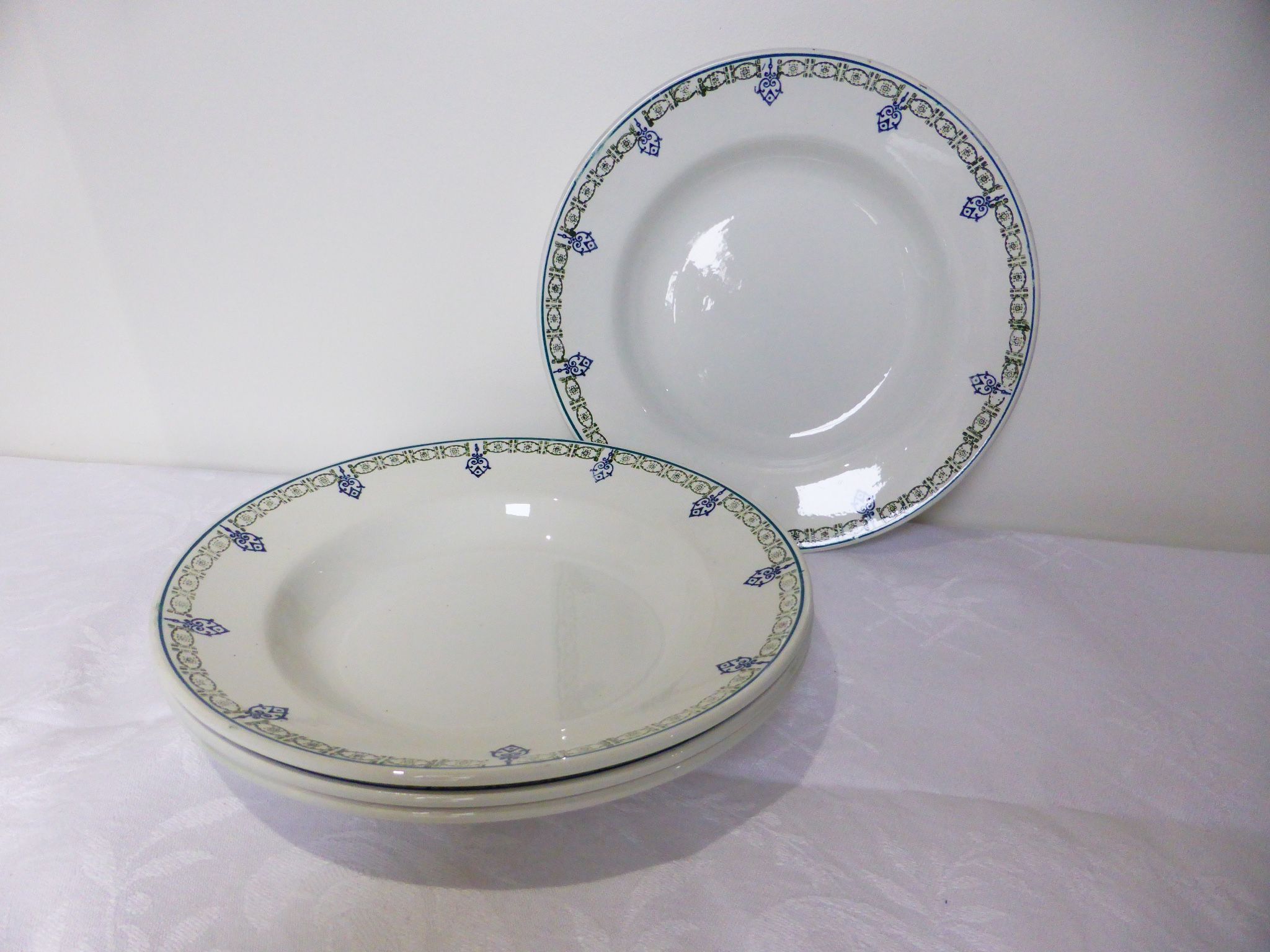 4 vintage deep plates from St Amand 211239