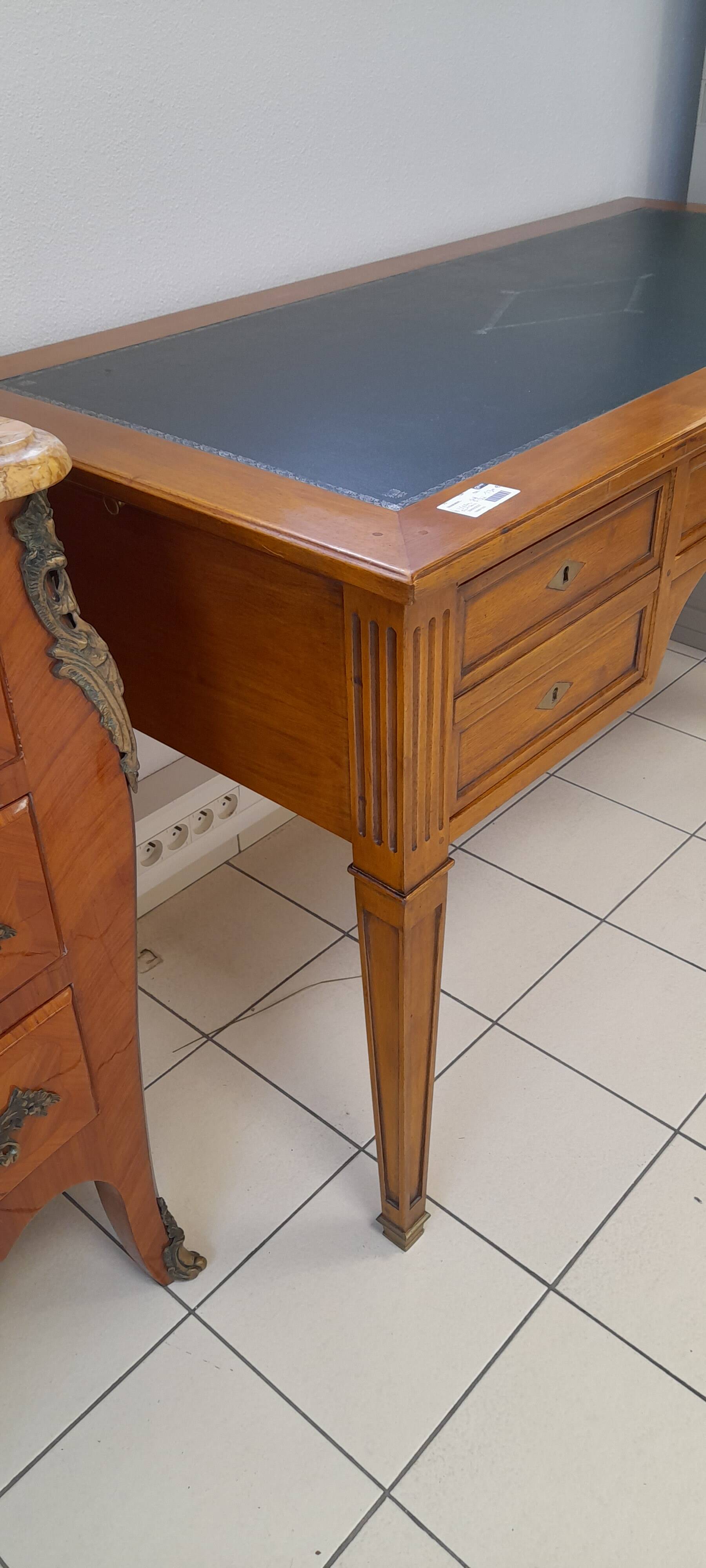 Bureau style directoire avec clé L 130 cm