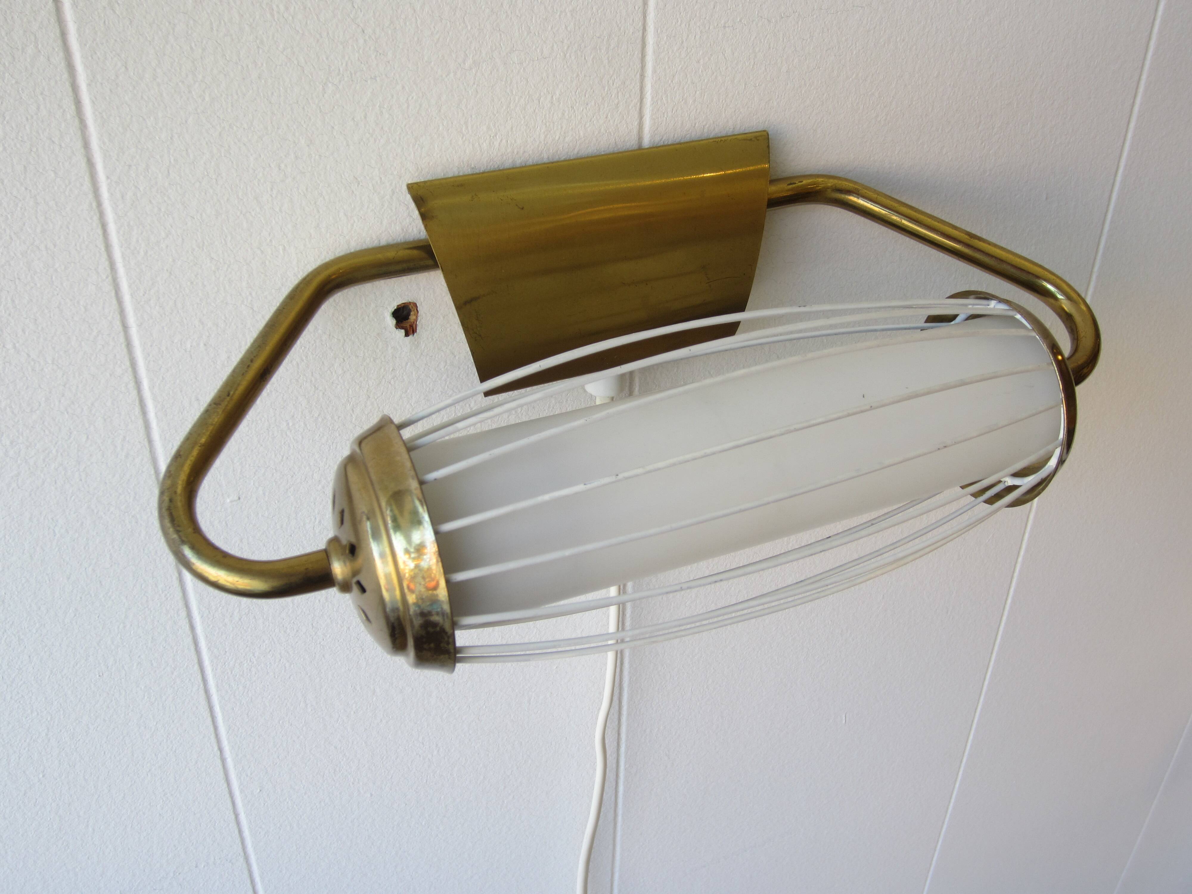 Scandinavian wall lamp in glass and brass