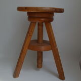 Adjustable screw stool