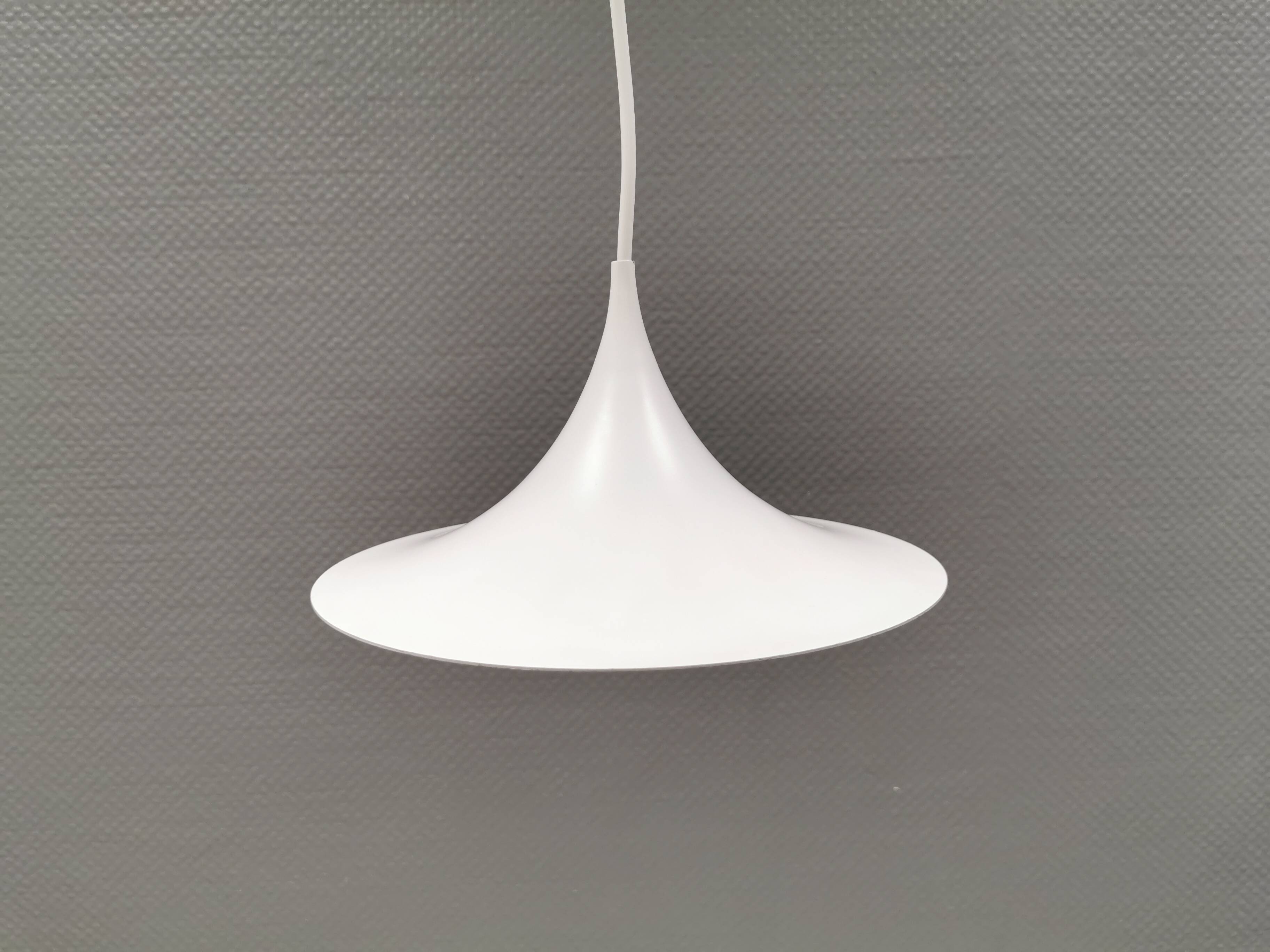 Small slim hanging lamp model Semi.