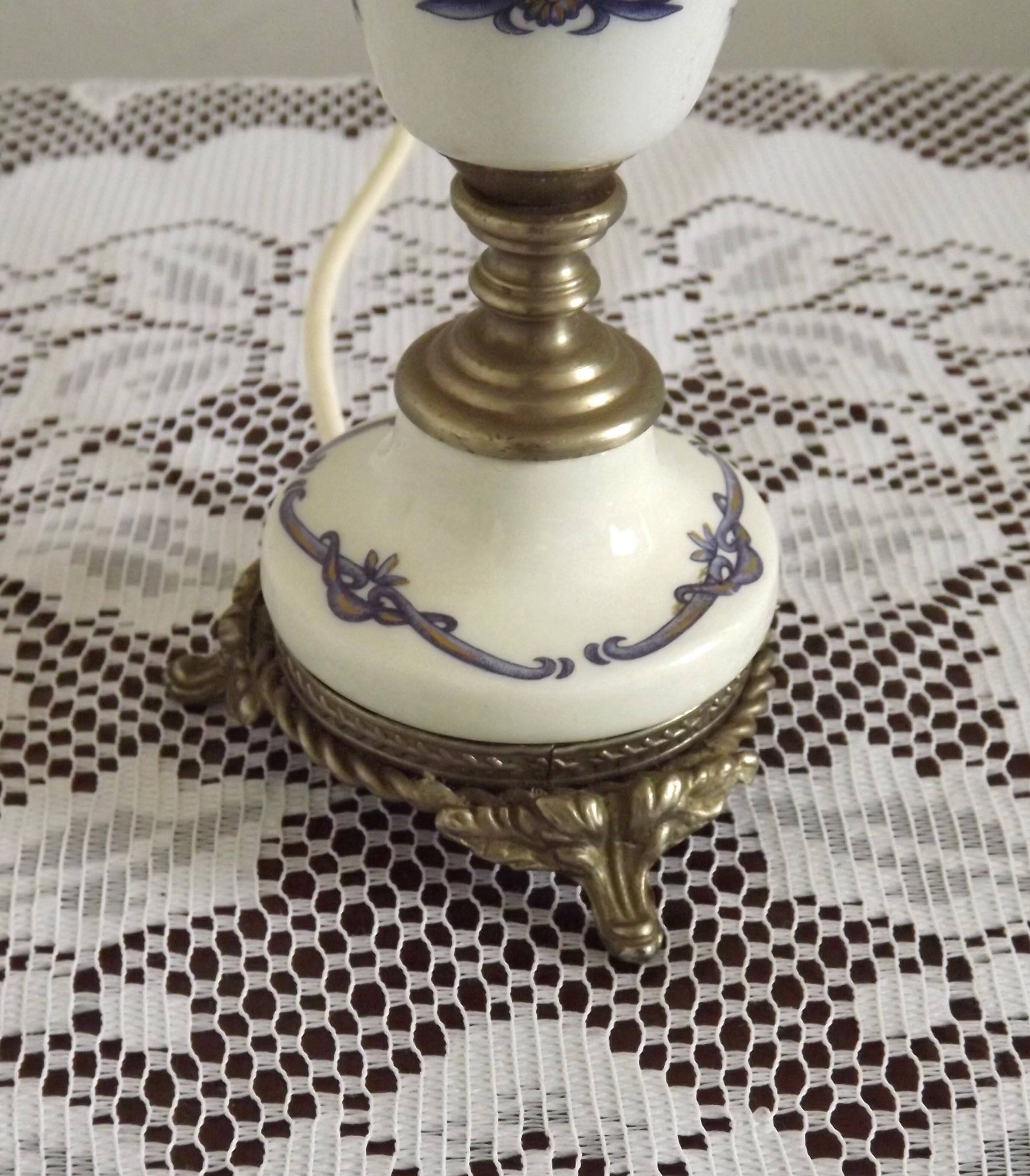 French Vintage Decorative Silver Metal and Porcelain Shaded Table Lamp