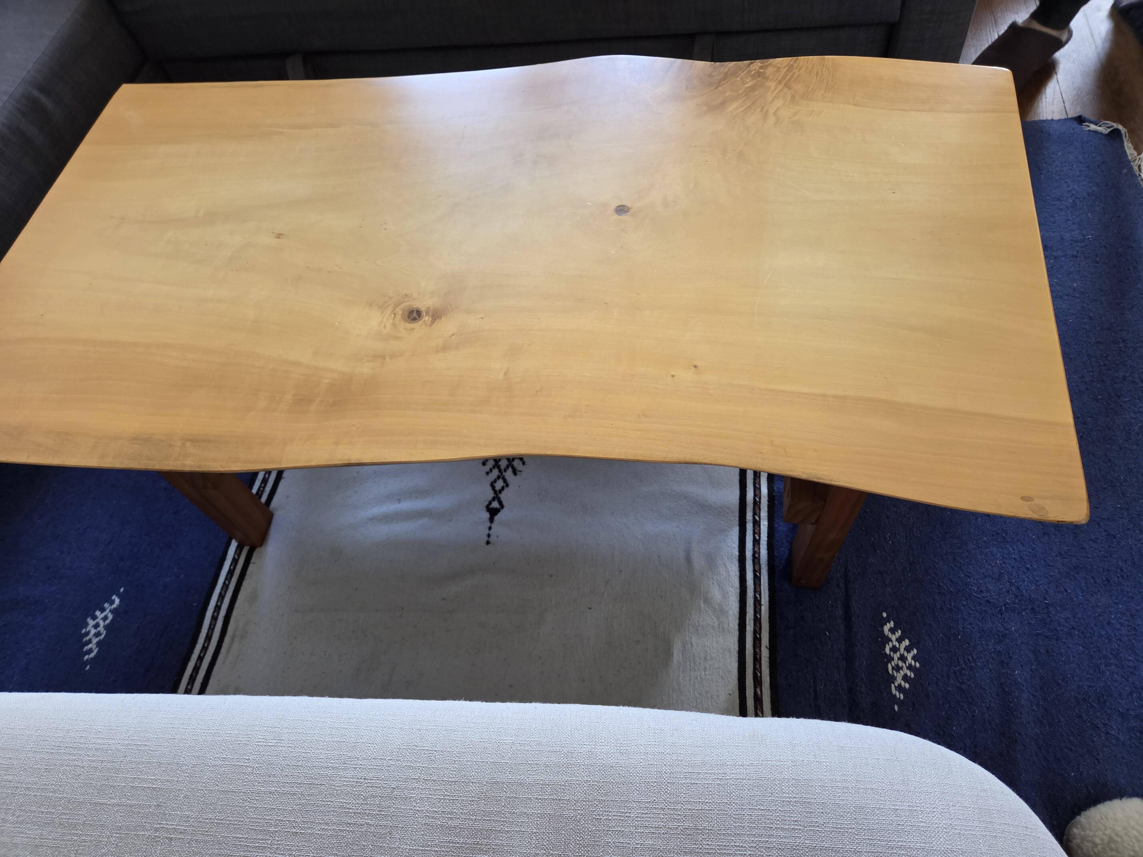 Table basse en bois exotique