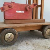 Ancienne grue en bois Dejou