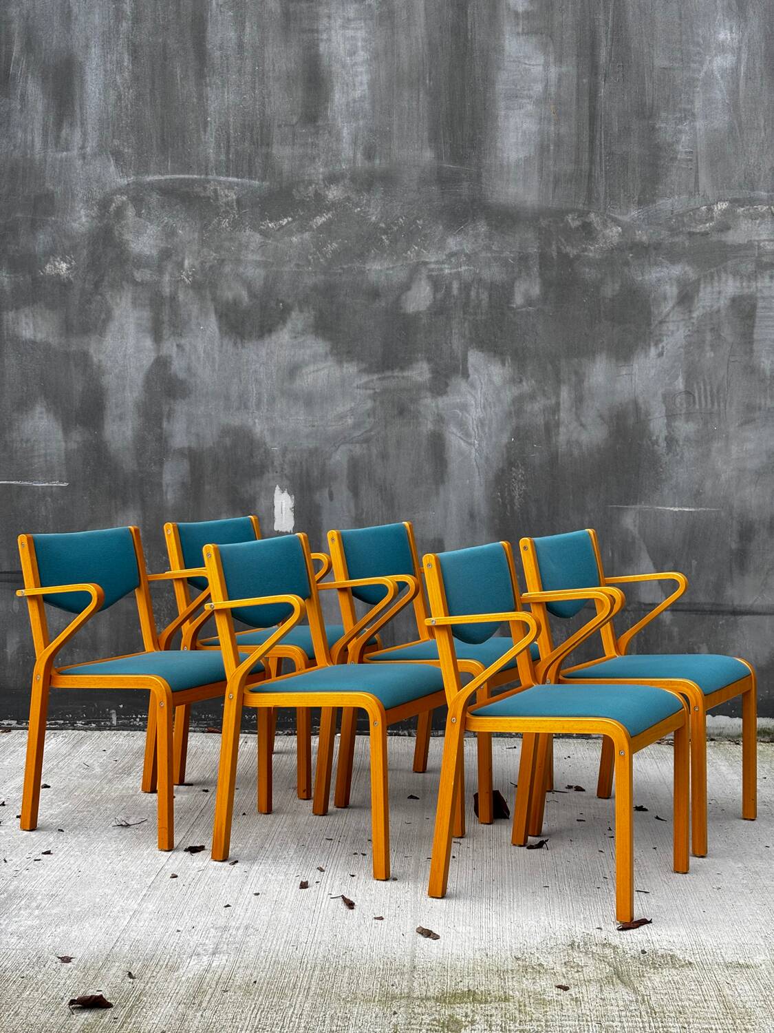 Set of 6 Kinnepards chairs in curved wood – Scandinavian design