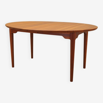 Oval cherry table, Danish design, 1970s, designer: Søren Nissen & Ebbe Gehl