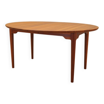 Table ovale en cerisier, design danois, années 1970, designer : Søren Nissen & Ebbe Gehl