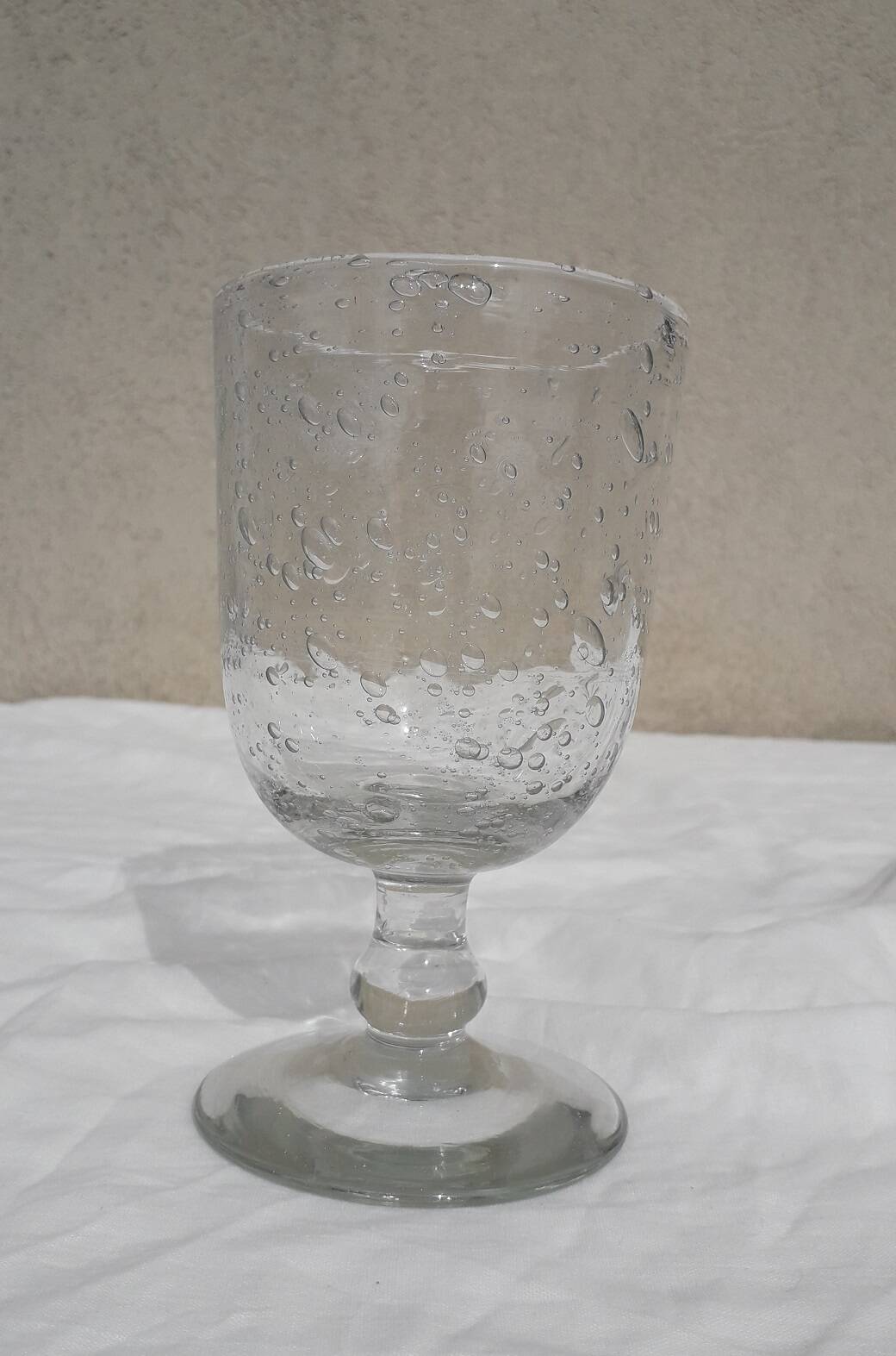 Verre bullé à pied
