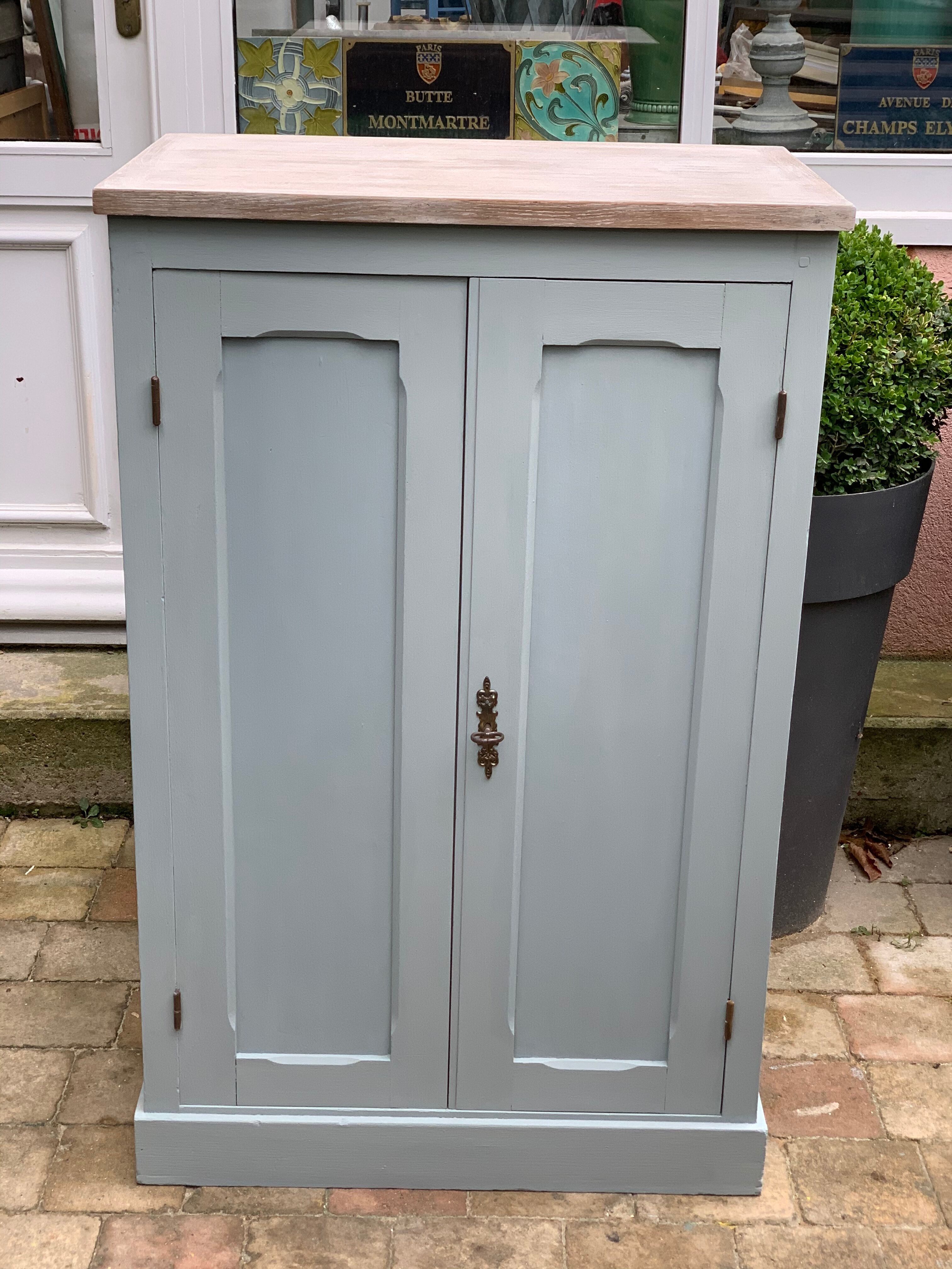 Parisian buffet green grey