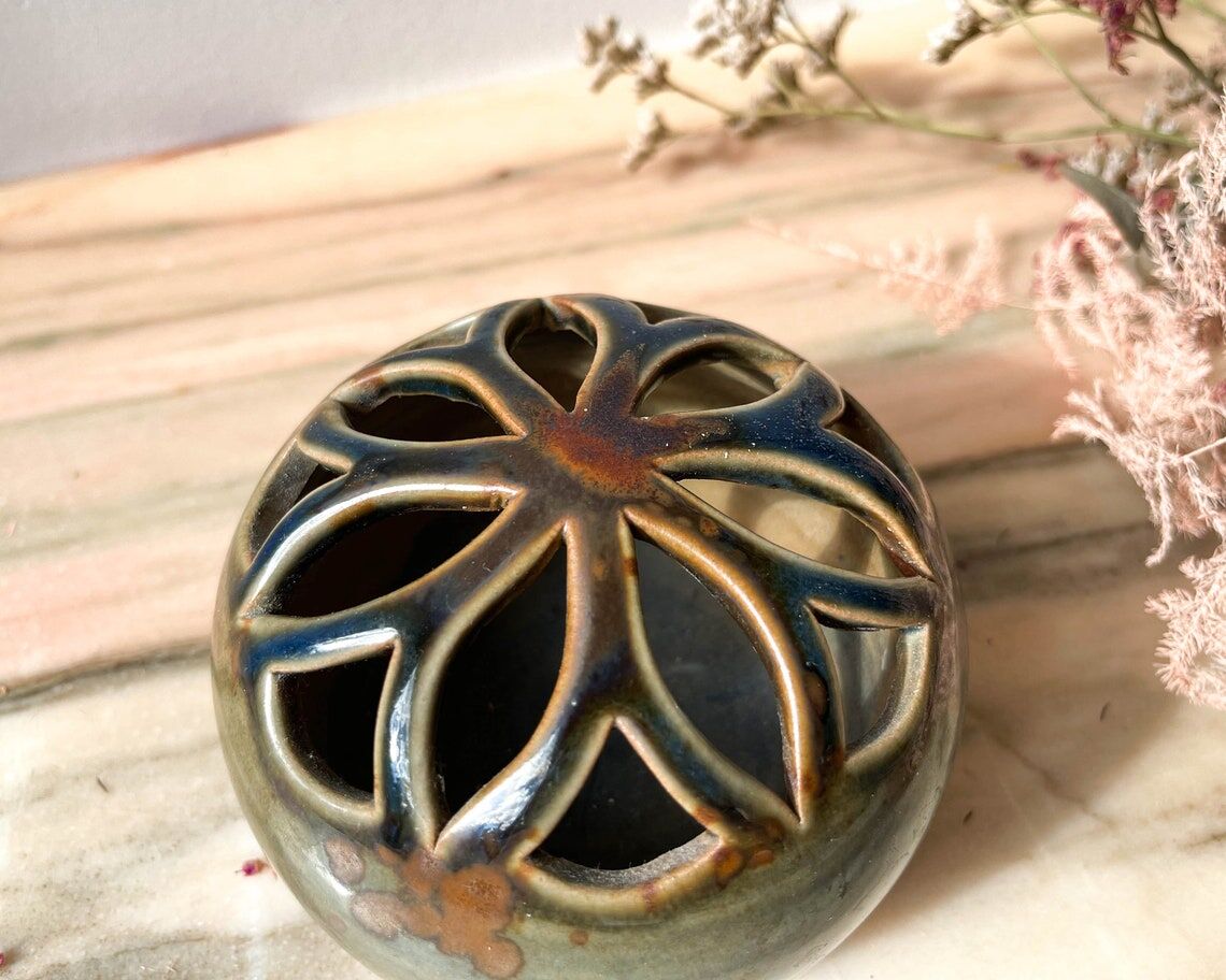 Vintage ceramic flower pick