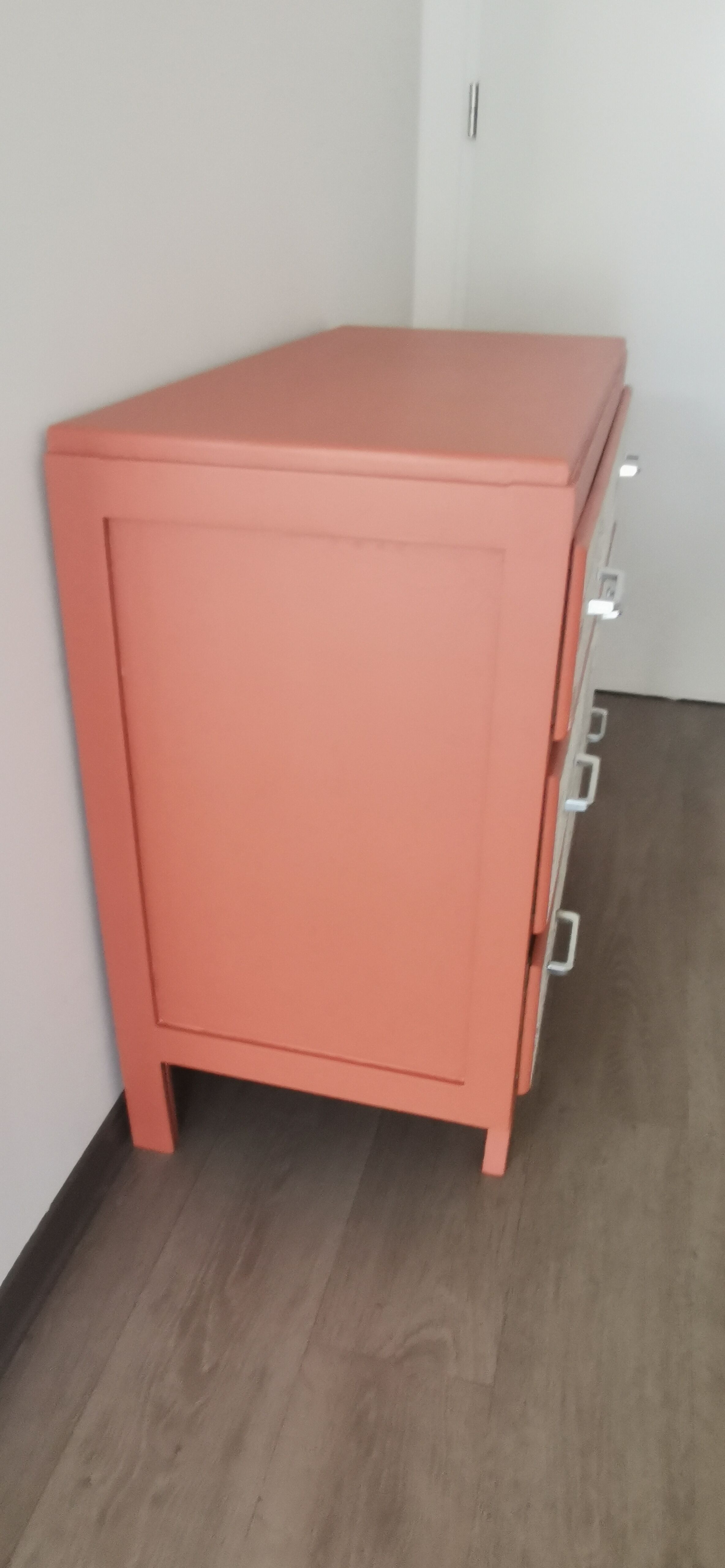 Vintage chest of drawers