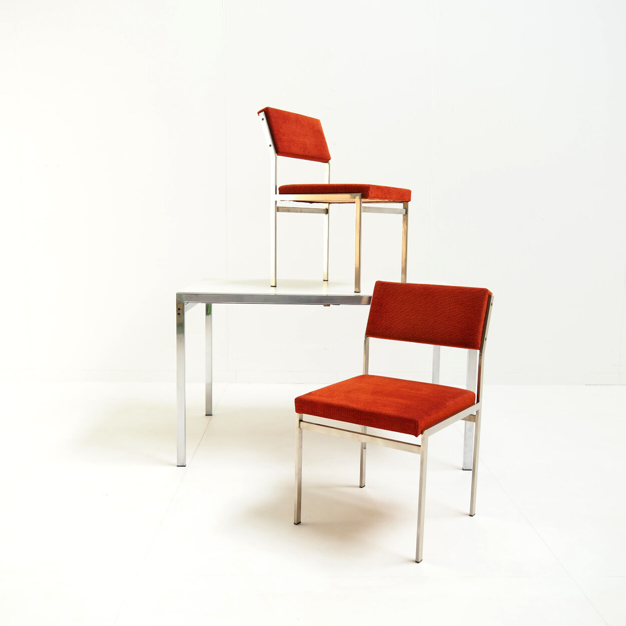 TU30 extandable table with 2 matching chairs by Cees Braakman for Pastoe