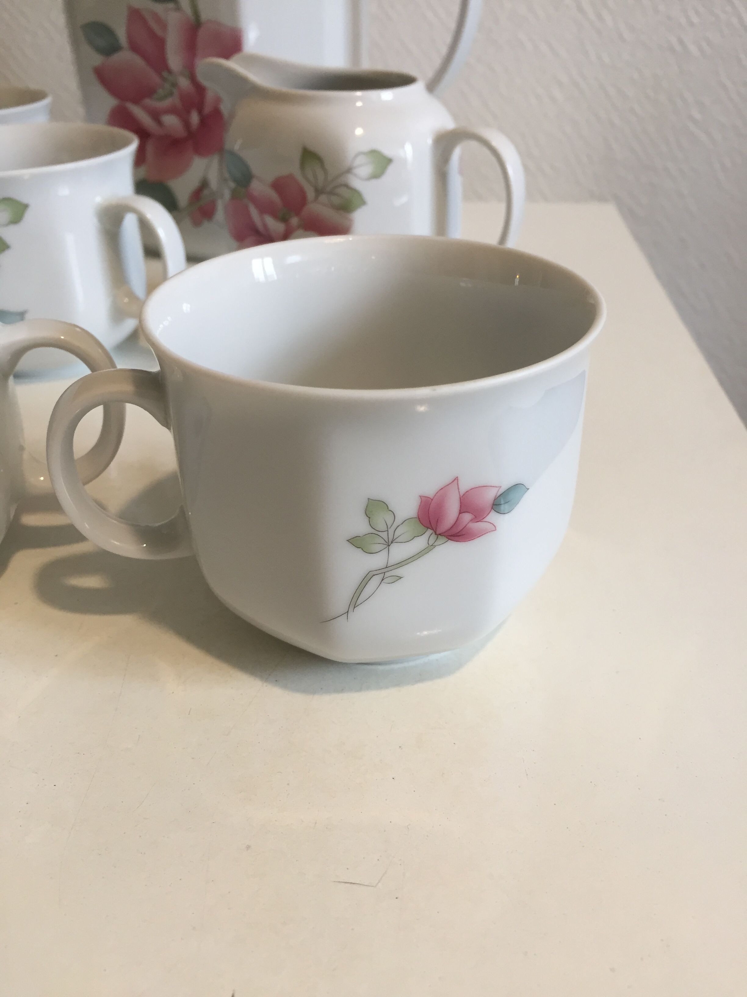 Porcelain tea or coffee service