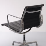 Leather Arm Chair Charles and Ray Eames Model EA108