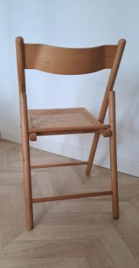 2 folding chairs canned