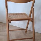 2 folding chairs canned