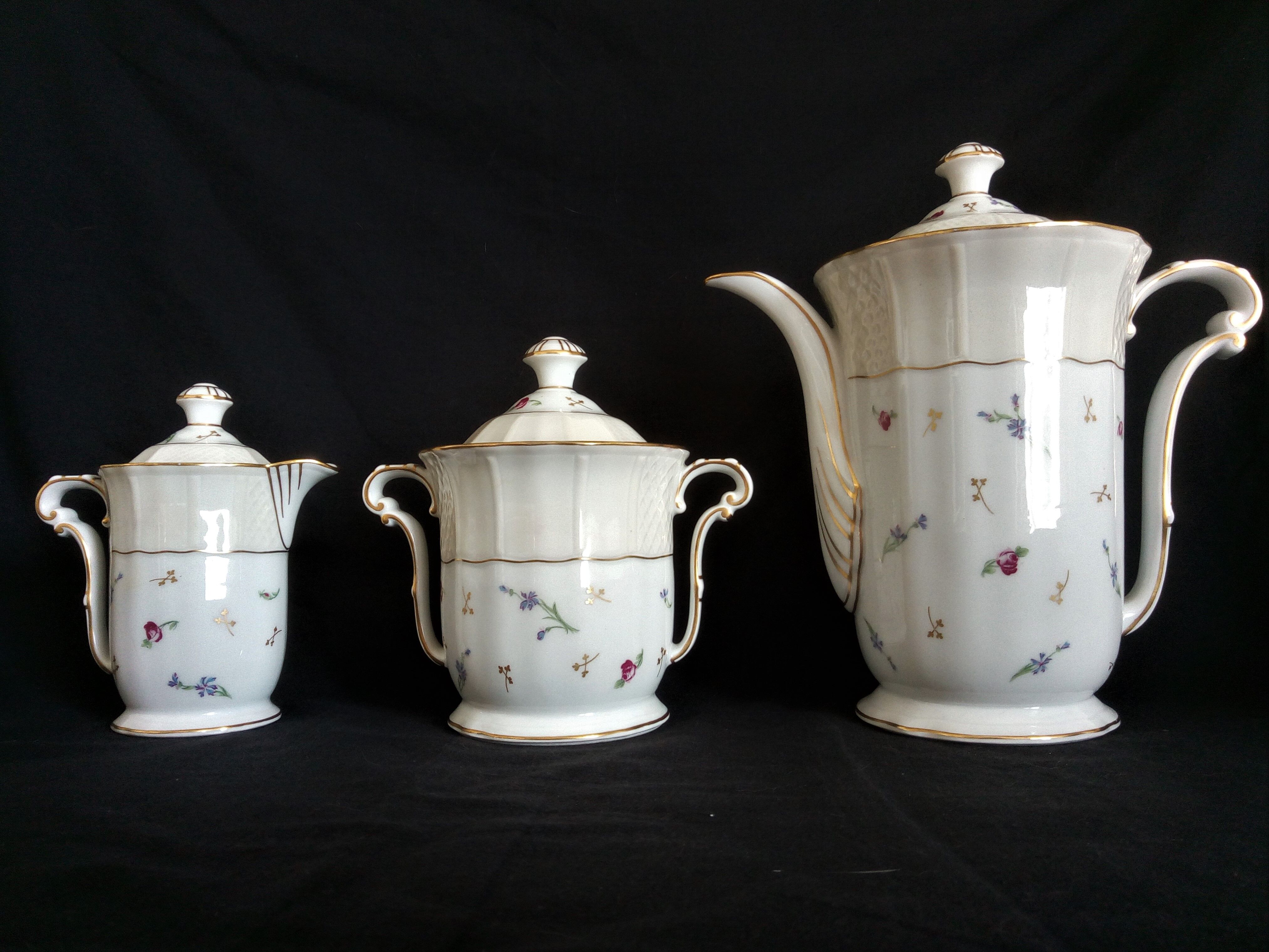L. Bernardaud & Cie. - Limoges porcelain coffee set, Pompadour model, 1900s - 1927s