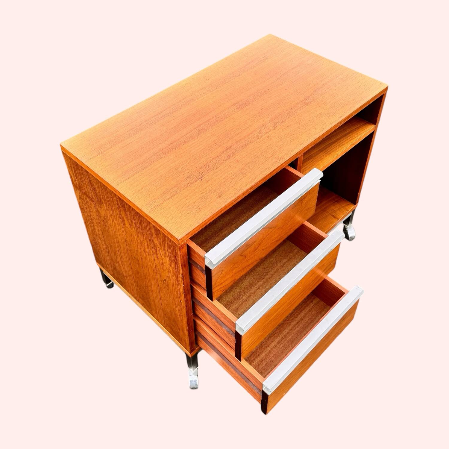 Vintage 70s design low cabinet