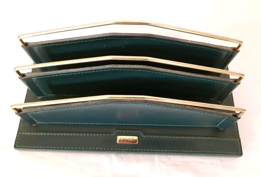 Porte lettres en cuir vert vintage