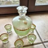 Granite decanter with 7 small glasses no art deco crack