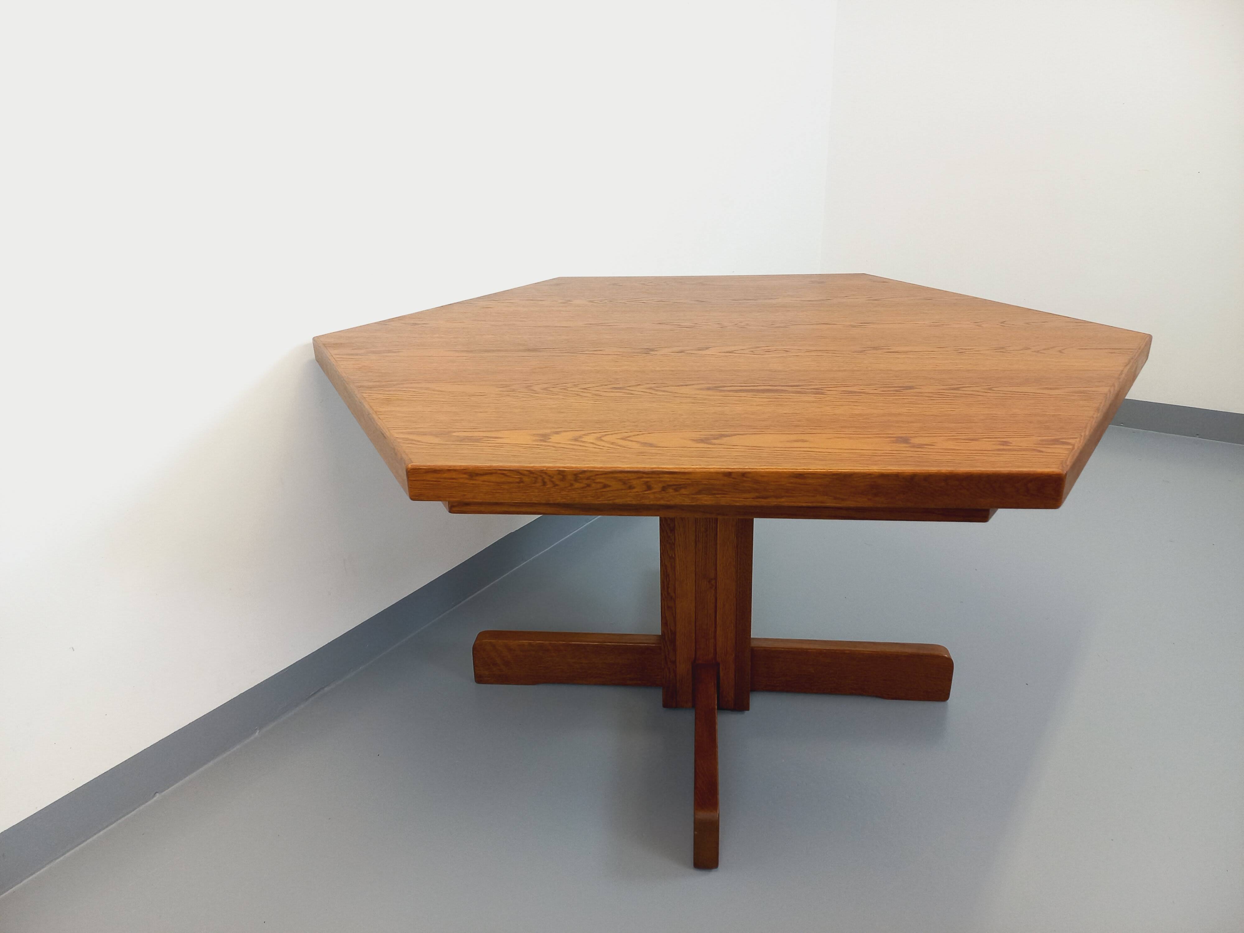Vintage 80s hexagonal dining table in oak wood