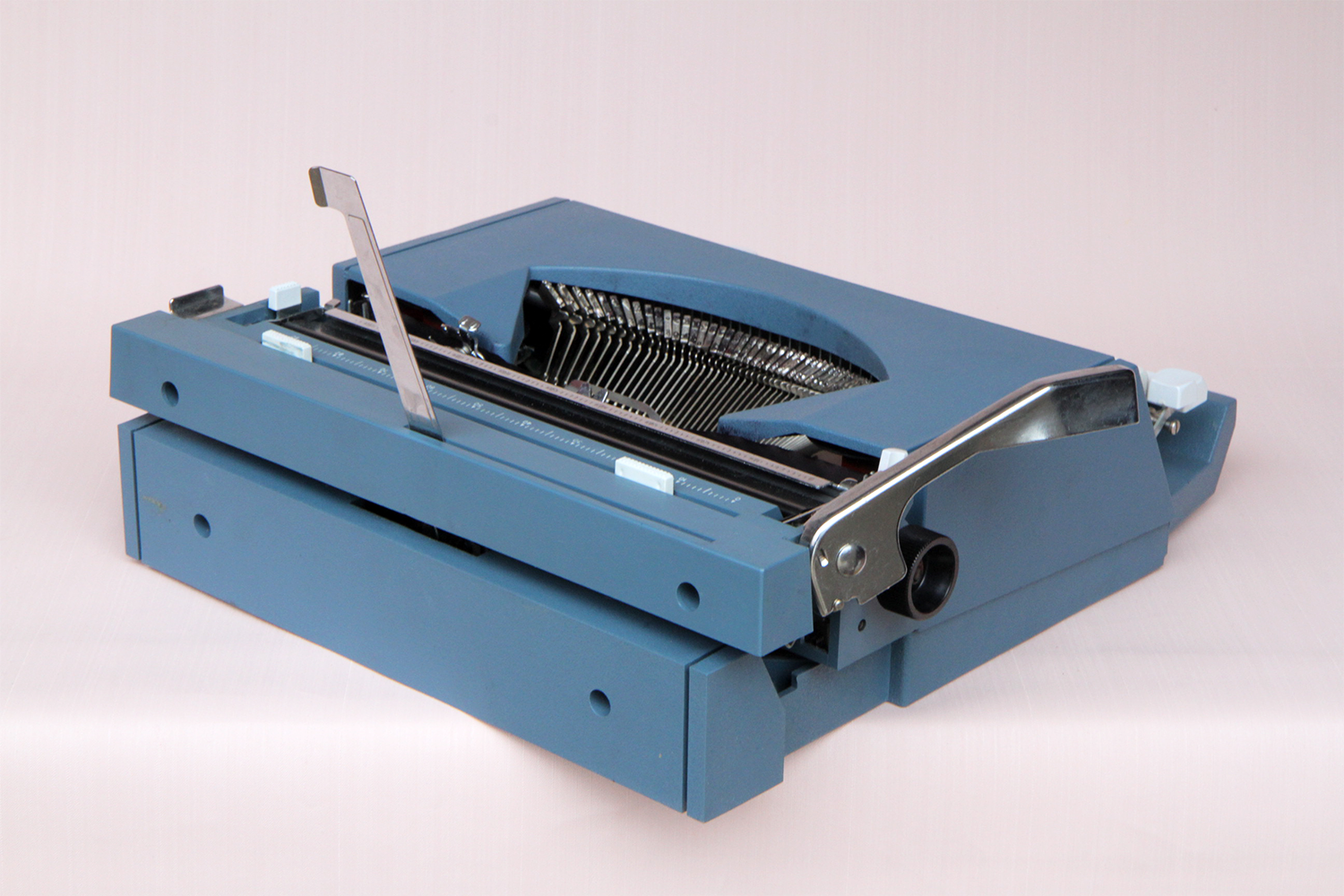 Blue Antares LISA 85 typewriter - 1960