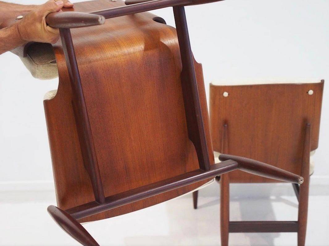 Pair of modernist Italian wooden accent chairs by Barovero.