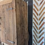 Armoire de montagne primitive