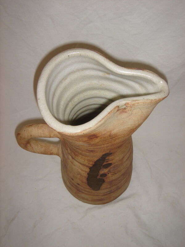 Pichet ou cruche poterie les colombes Vallauris 1950/60