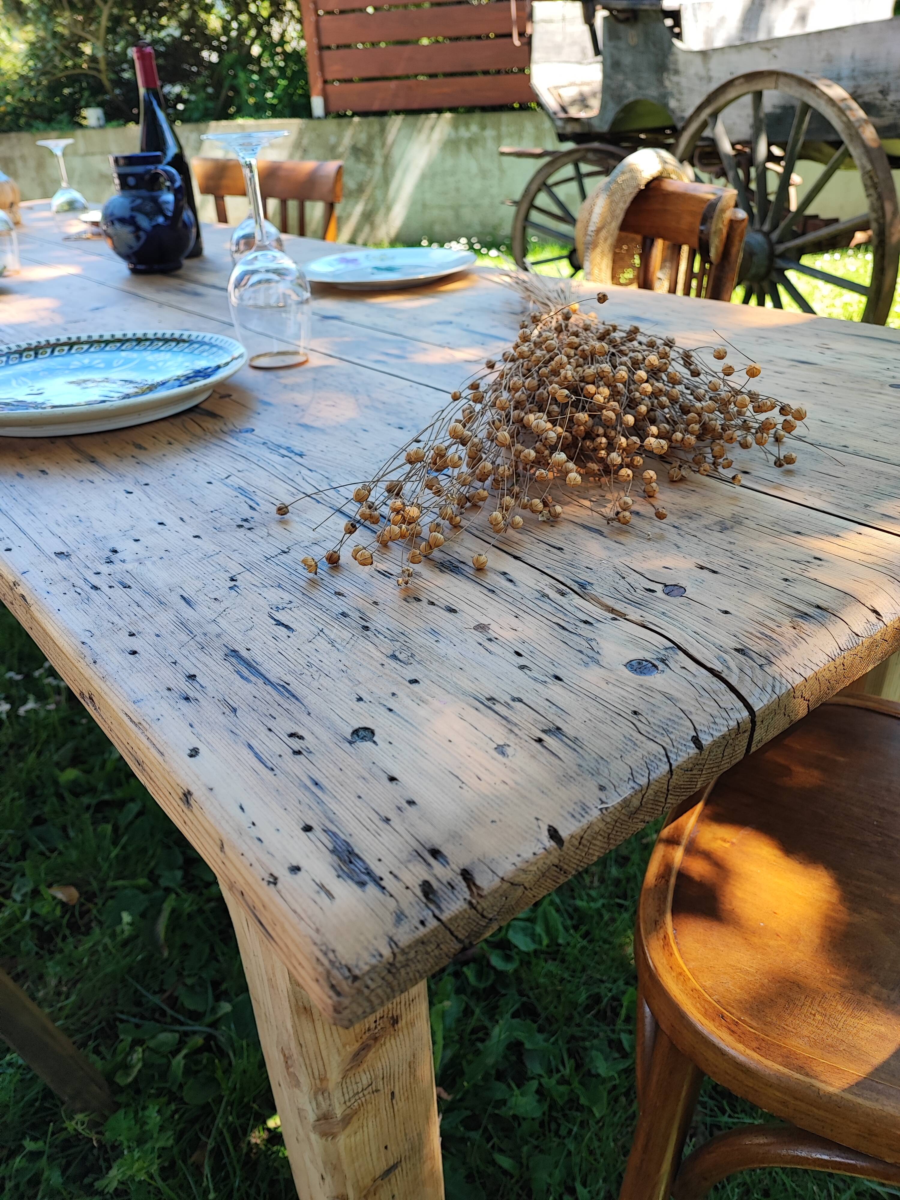 Farm table