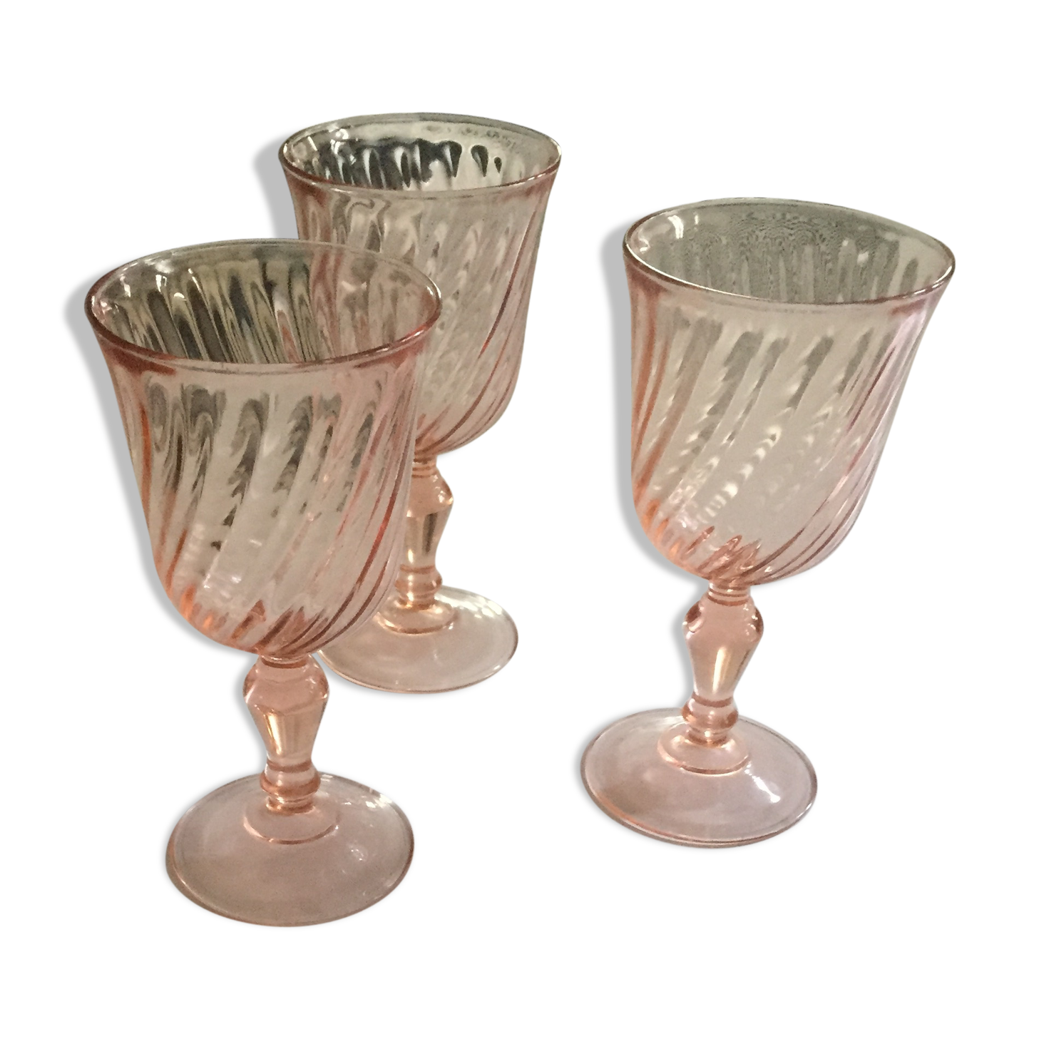 Trio de verres sur pied rose