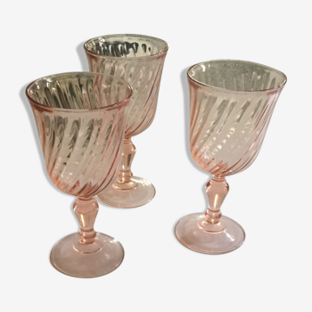 Trio de verres sur pied rose