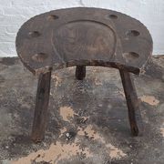 Table basse en forme de fer à cheval, sculptée à la main dans un style brutaliste, années 1960.