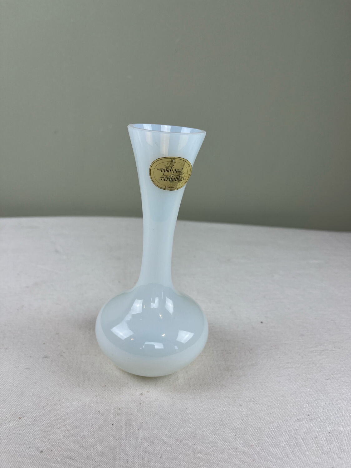 Antique opaline soliflore