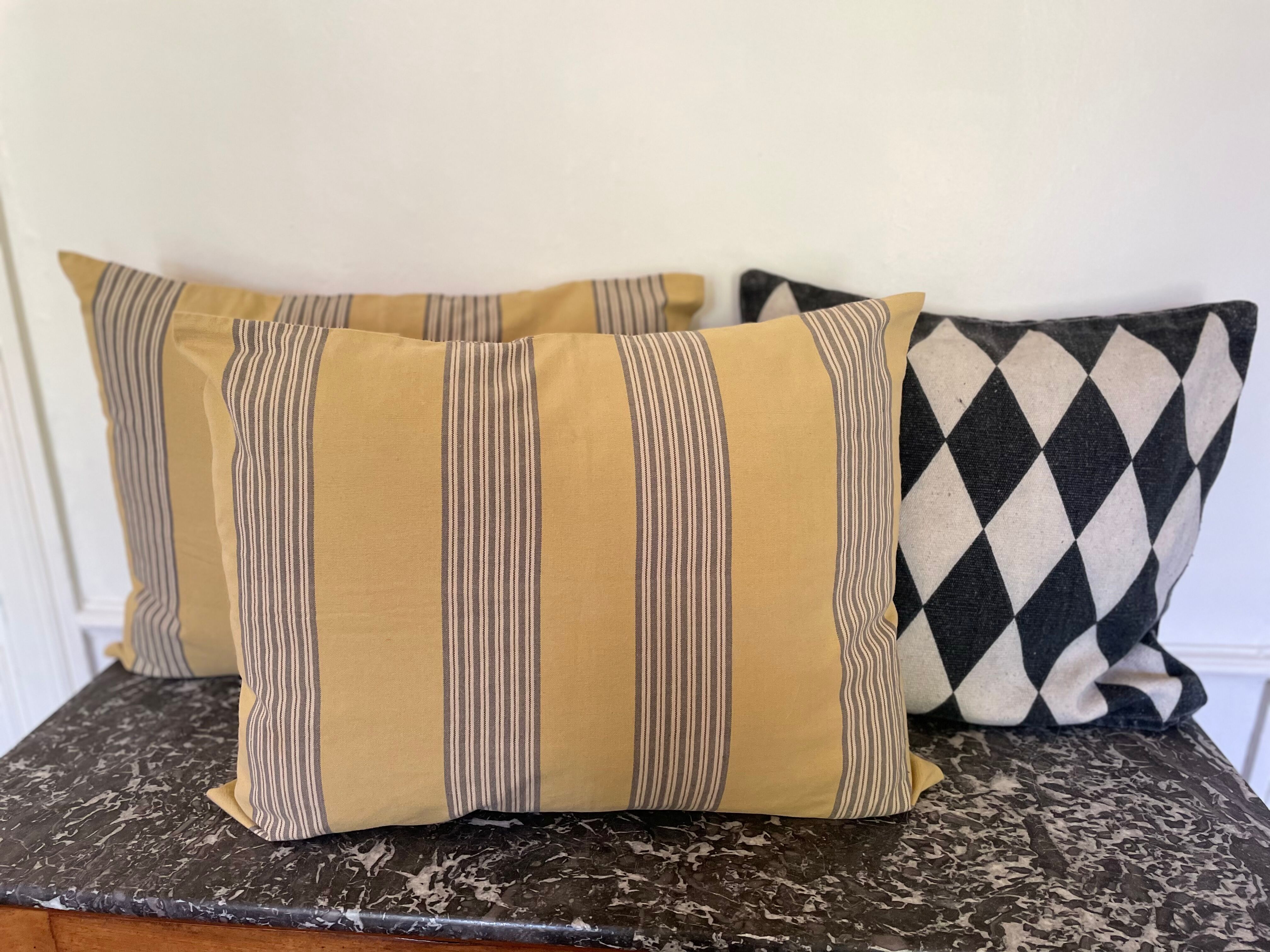 Coussin rayé