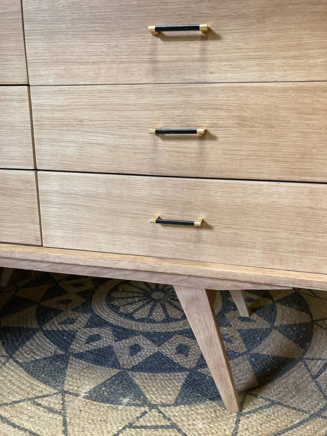 Buffet vintage ligne scandinave pieds compas