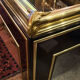 Table basse 1980 laquée noire laiton doré et verre 140cm