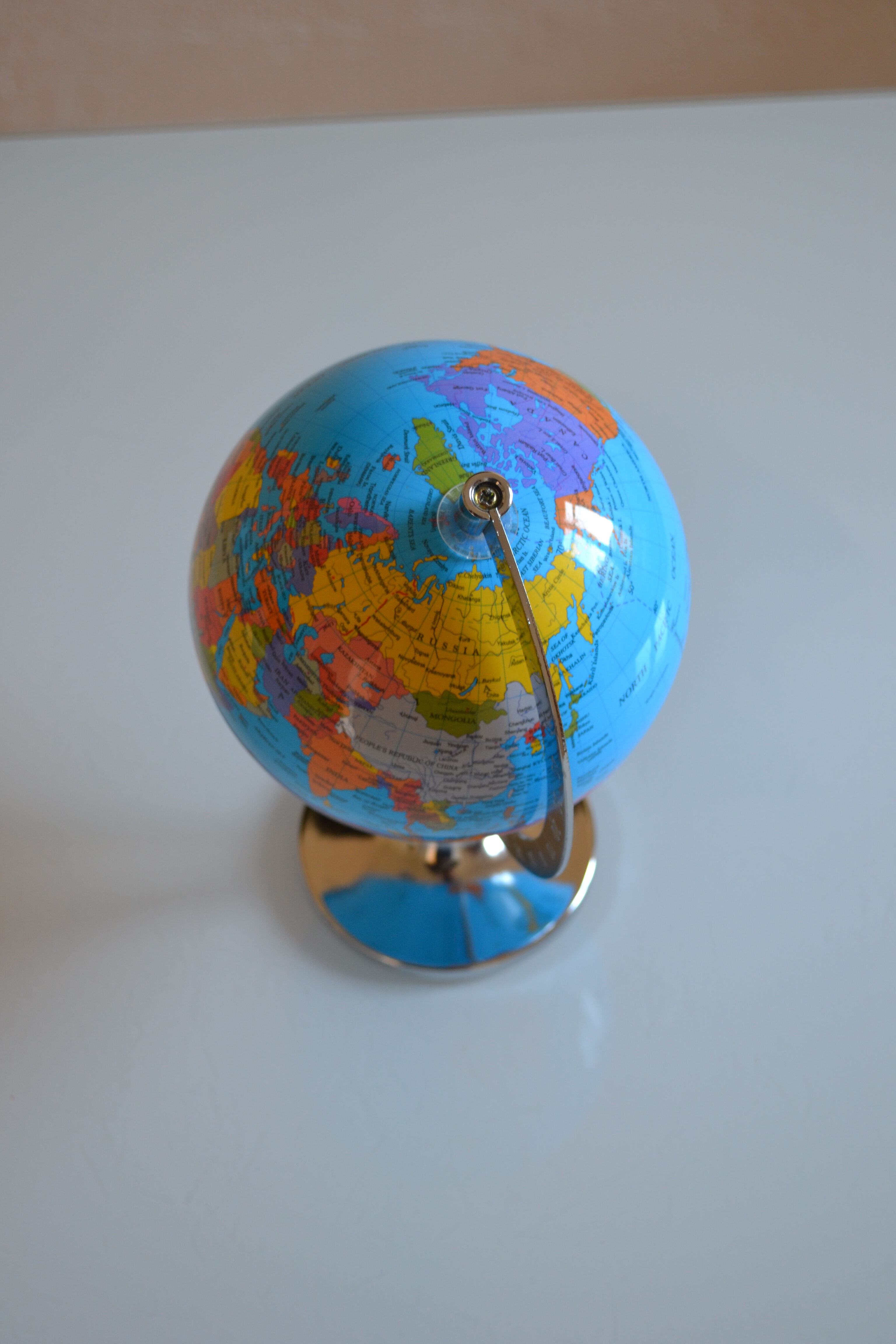 Globe vintage foot tulip