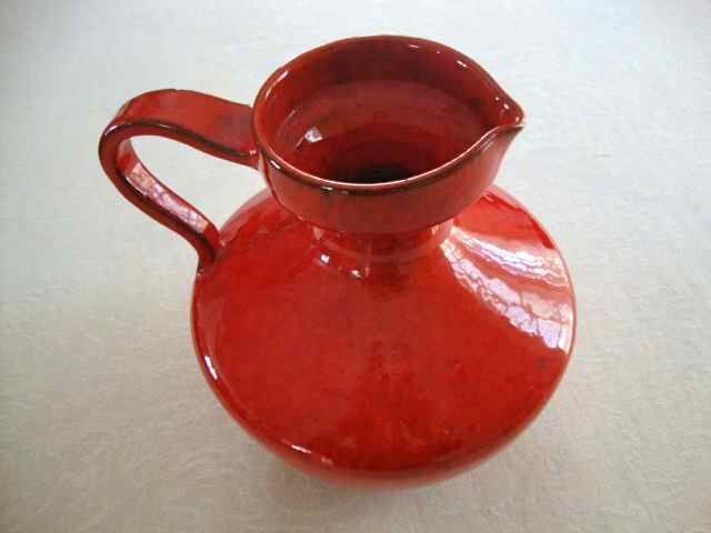 Pitcher ceramic