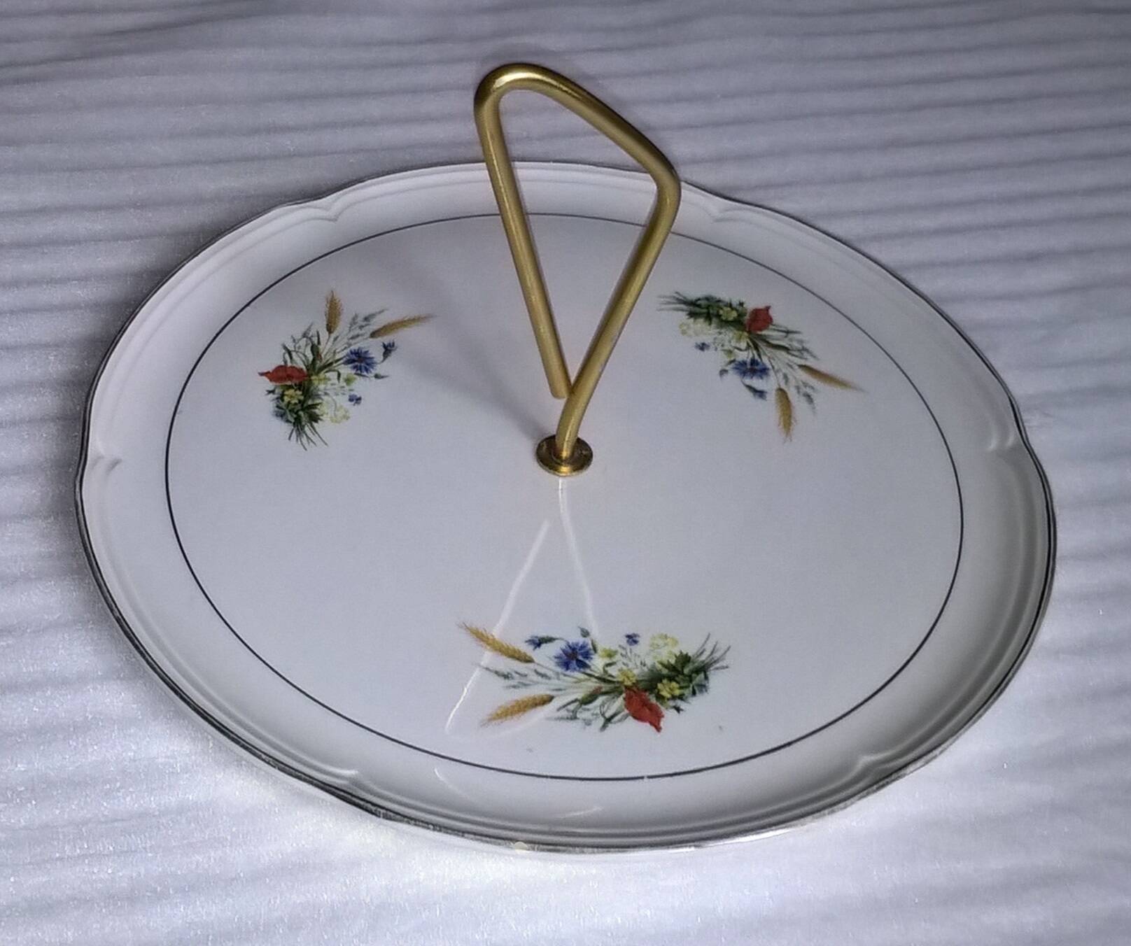 Moulin des Loups Orchies cheese tray vintage wheat ears flower decoration