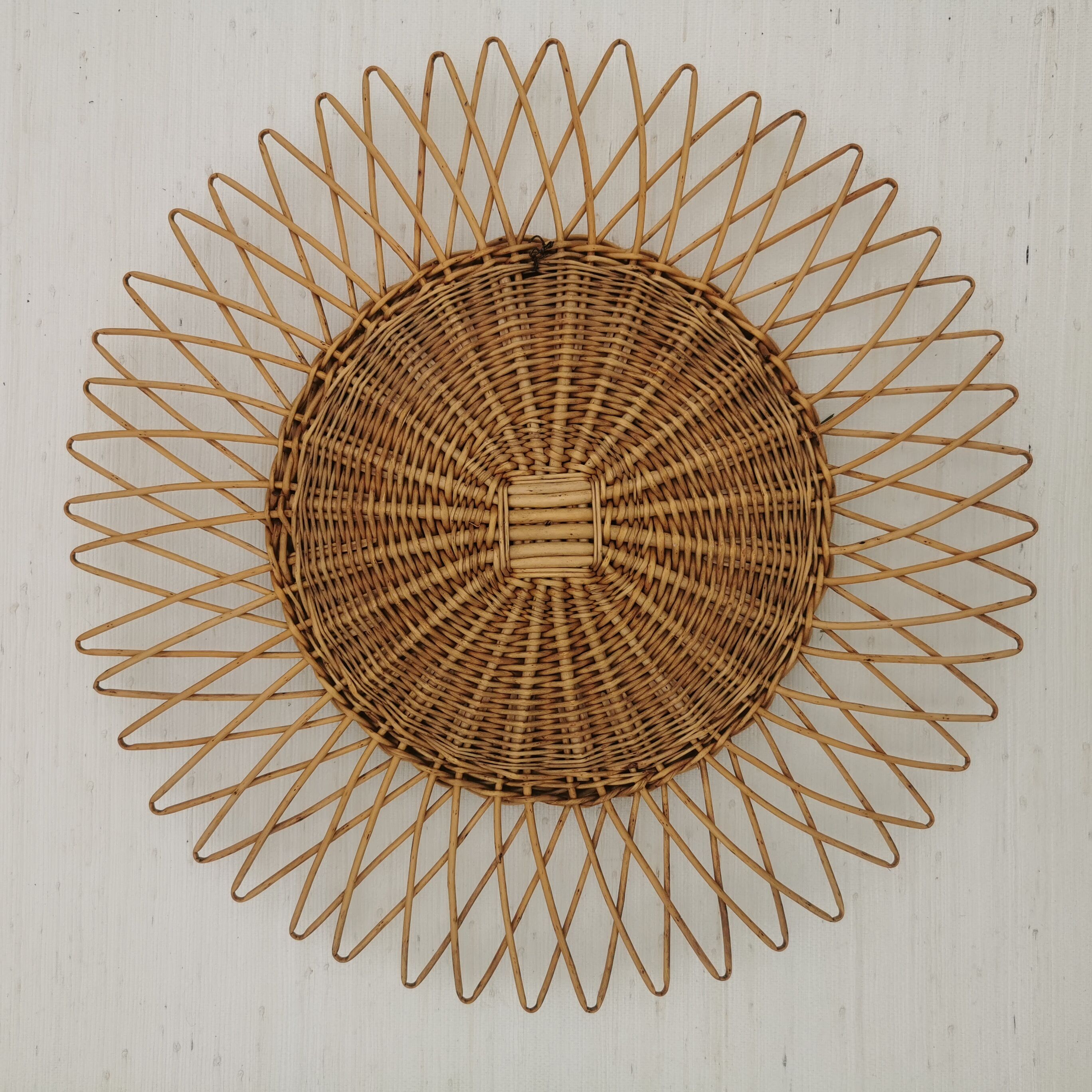 Miroir soleil en rotin 56cm