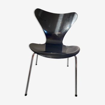 Chaise 3107 noire Arne Jacobsen