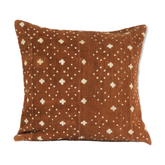 Housse de coussin en bogolan couleur rouille