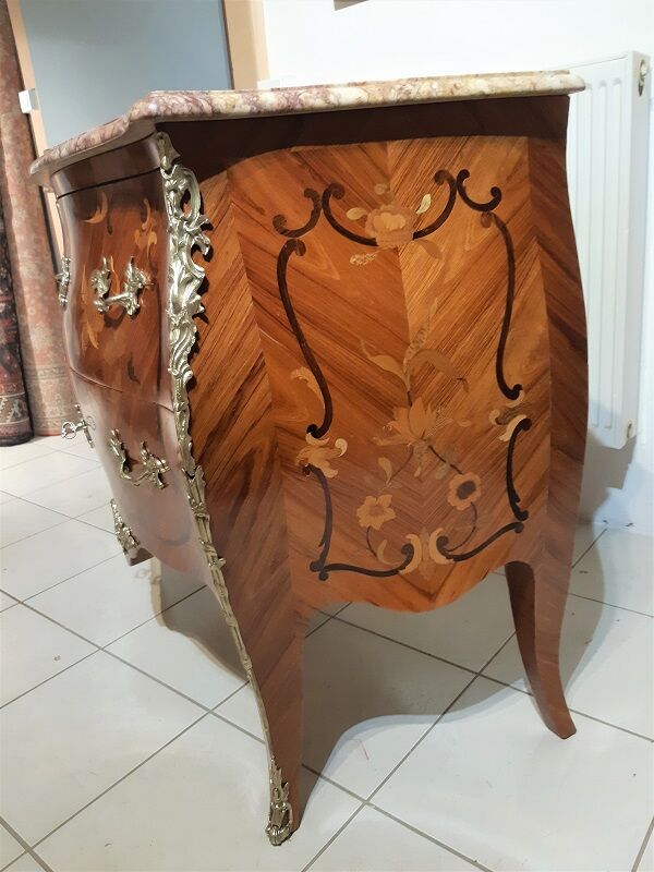 Comfortable style Louis XV rosewood, curved all sides, décor marked with flowers