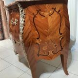 Comfortable style Louis XV rosewood, curved all sides, décor marked with flowers